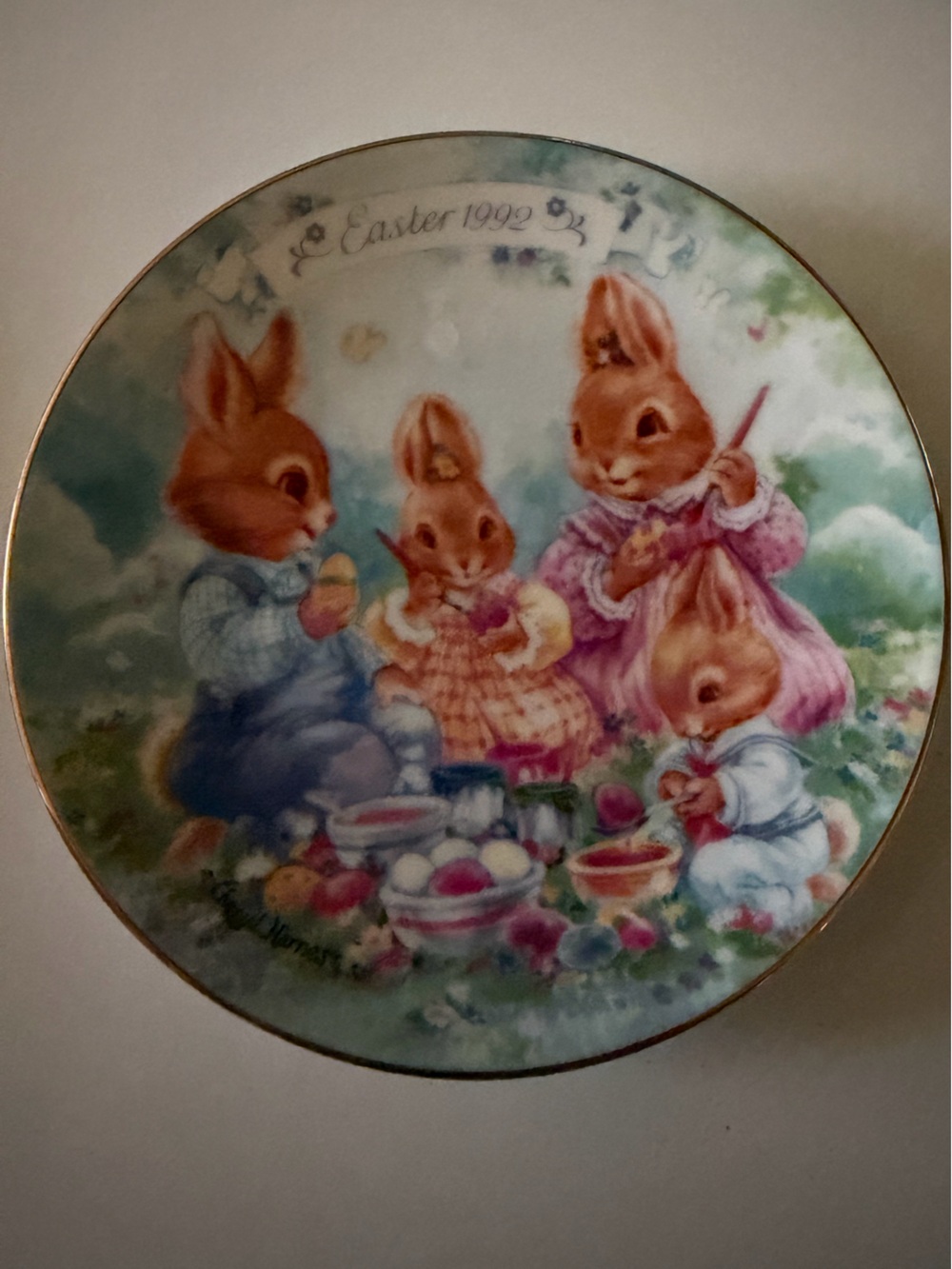 Avon Decorative Plate Bunny Picnic 1992